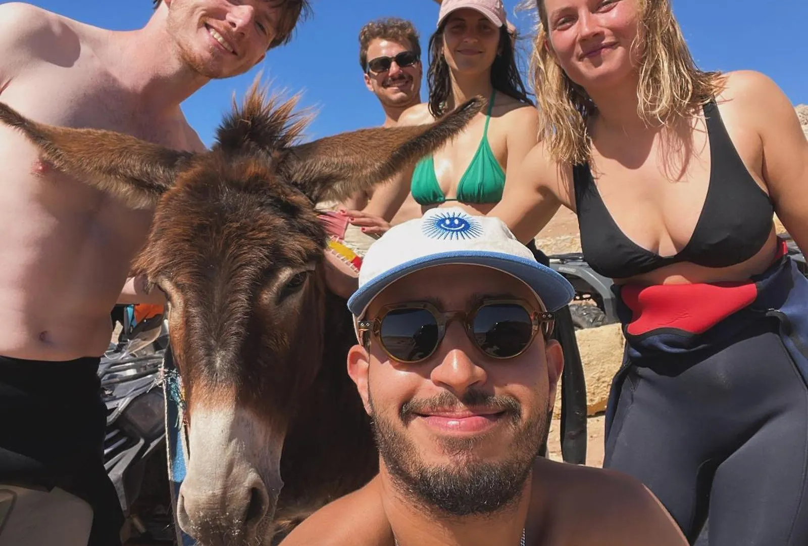 אסאוירה Surf House Lodge אתר קמפינג
