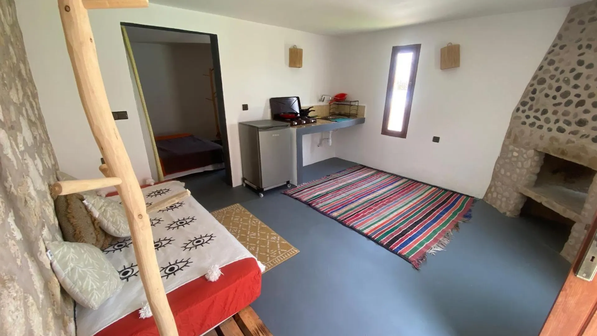 אסאוירה Surf House Lodge 0*,