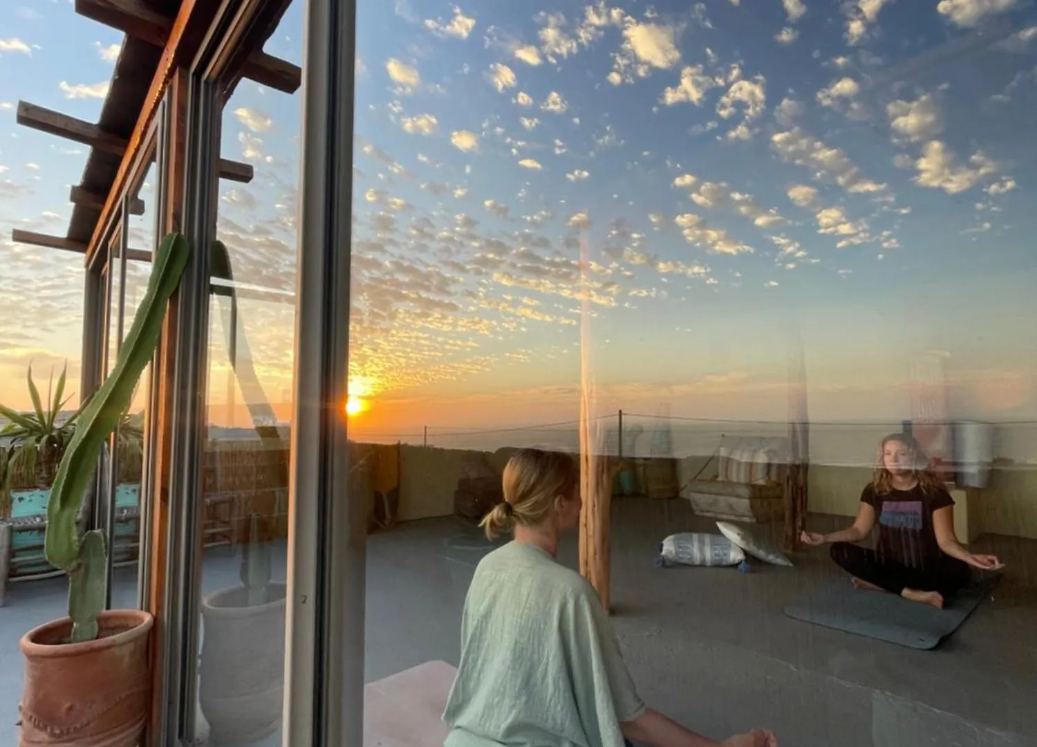 אסאוירה Surf House Lodge