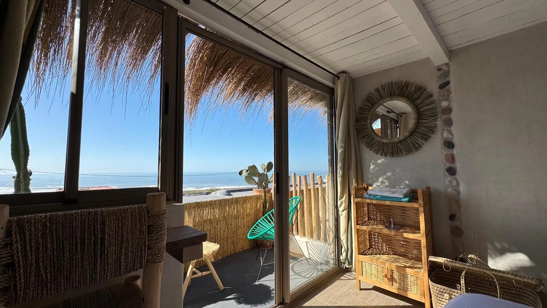 אתר קמפינג אסאוירה Surf House Lodge