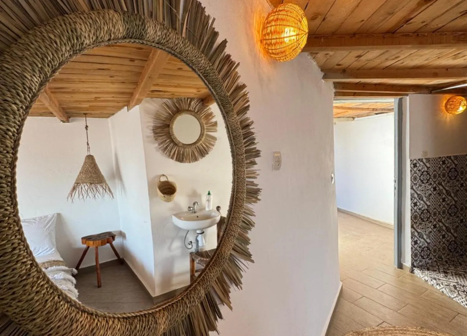 אסאוירה Surf House Lodge אתר קמפינג