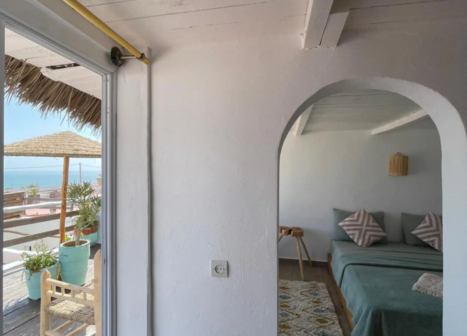 אתר קמפינג אסאוירה Surf House Lodge