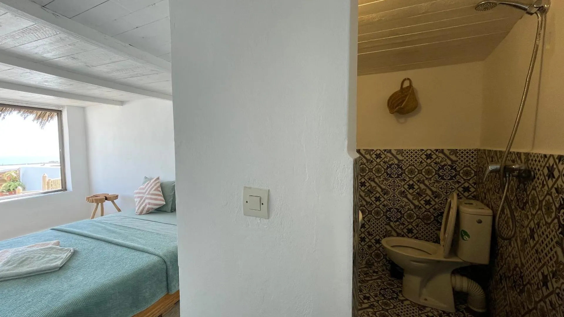 אסאוירה Surf House Lodge אתר קמפינג